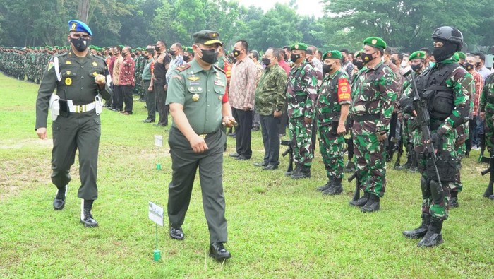 Apel gelar pasukan menjelang kedatangan Presiden Jokowi ke Jambi.