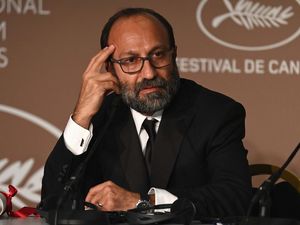 Sutradara Asghar Farhadi Desak Dunia Internasional Hentikan Pengeboman Iran