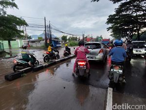 Kawasan Gedebage Macet Parah Gegara Disergap Banjir