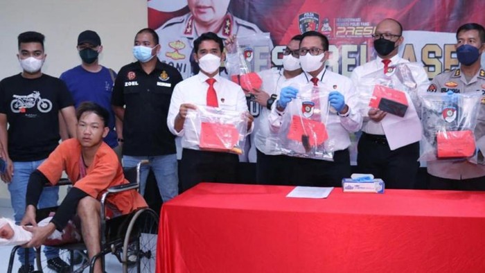 Begal ditembak polisi.
