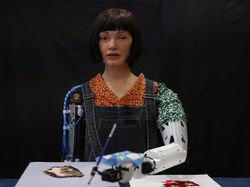 Bikin Terpana! Seniman Robot Ai-Da Bisa Melukis, Ini Hasilnya