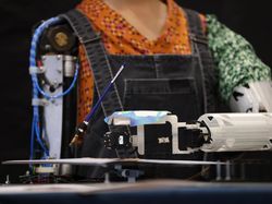 Bikin Terpana! Seniman Robot Ai-Da Bisa Melukis, Ini Hasilnya