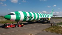 Coraknya terinspirasi dari payung, handuk mandi dan pantai. Tema ini bertujuan untuk membangkitkan nostalgia liburan masa lalu dan kegembiraan untuk nostalgia di masa depan. (Condor)