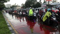 Akibat kemacetan ini, petugas kepolisian melakukan cara bertindak (CB) contra flow. Kendaraan dari arah Buahbatu menuju Cibiru, menggunakan sebagian ruas jalan dari jalur berlawanan.