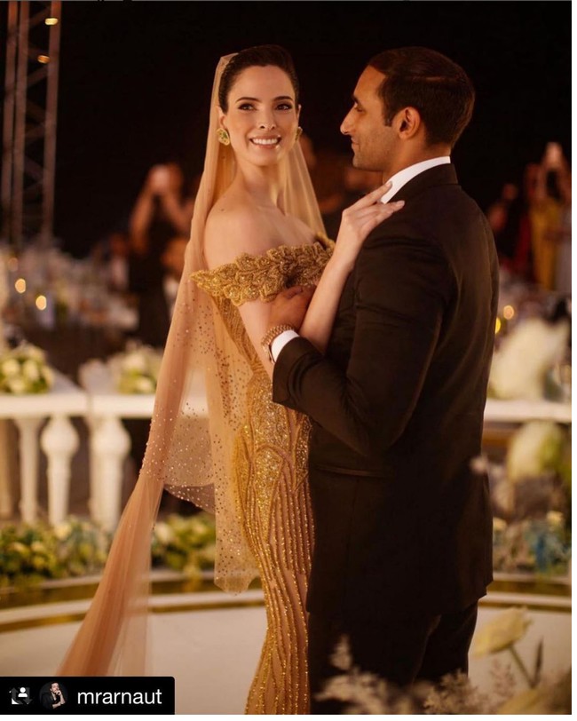 Hanaa Ben Abdesslem menikah dengan seorang miliuner yang sudah lama dipacarinya, Amerpal Lamba. Pernikahan mereka digelar mewah di kampung halaman Hanaa di Tunisia. Foto: Instagram