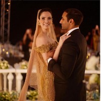 Hanaa Ben Abdesslem menikah dengan seorang miliuner yang sudah lama dipacarinya, Amerpal Lamba. Pernikahan mereka digelar mewah di kampung halaman Hanaa di Tunisia. Foto: Instagram