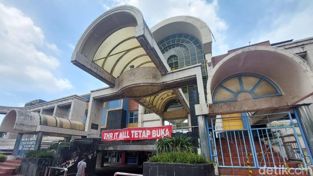 Hi-Tech Mall Surabaya yang rencananya bakal dibuka lagi.