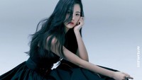 Hong Eun Chae diperkenalkan sebagai member ketiga yang akan debut bersama LE SSERAFIM. Foto: (dok. HYBE)
