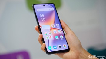 Baterainya berkapasitas 5.000 mAh dengan pengisian cepat 33W. Foto: Adi Fida Rahman/detikINET