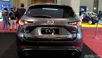 Desain fitting lampu front and rear lamp yang berubah menampilkan tampilan yang memanjakan mata.  