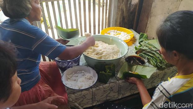 Jemunak kuliner khas Magelang yang hanya ada saat Ramadan.