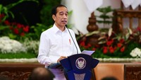Jokowi meminta ada penjelasan kepada publik setiap ada perkembangan mengenai urusan kebutuhan pokok. Jangan sampai, kata Jokowi, pemerintah dianggap tidak kerja.