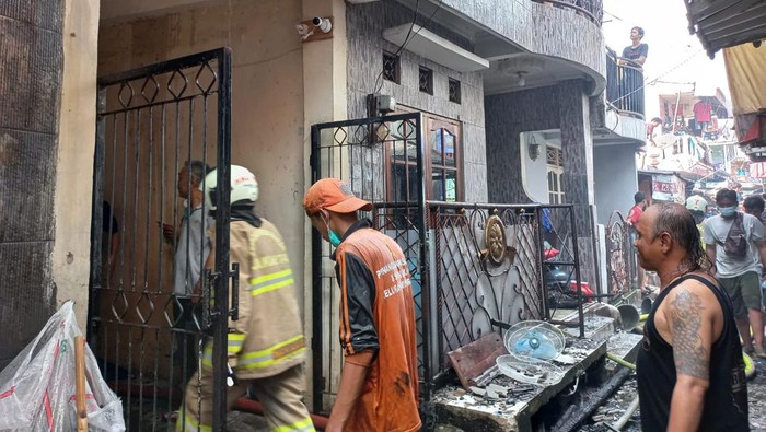 Kebakaran pemukiman penduduk di Johar, Jakpus