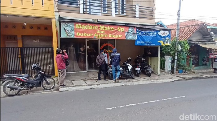 Lokasi perampokan di Cimahi, pemilik toko dikabarkan disekap dan diikat pada manekin