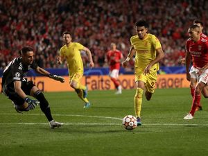 Gol Luis Diaz Menusuk ke Jantung Benfica