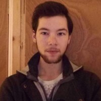 Sinead akhirnya memberanikan diri untuk mengambil keputusan besar: kembali ke kodratnya sebagai wanita. Sejak 2019, ia menghentikan terapi hormonnya. Masa transisi kembali dilewatinya, tapi kali ini terasa mudah bagi Sinead karena dukungan dari orang-orang terdekatnya. Salah satunya dari sang kekasih. Pria 28 tahun tersebut menerima Sinead apa adanya meski payudara dan rahimnya sudah diangkat. (Foto: Dok. Sinead Watson)