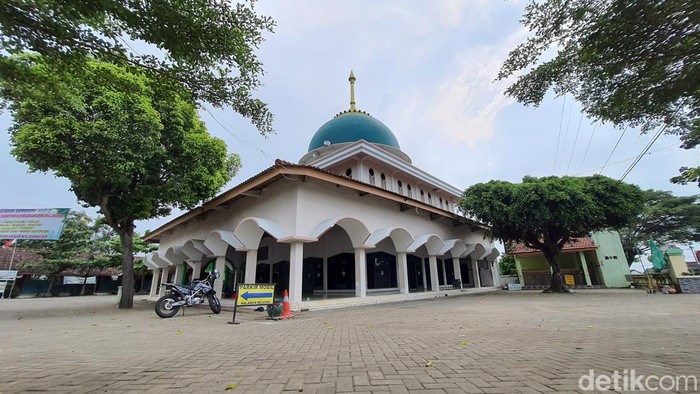 Masjid Baitul Muttaqin di Desa/Kecamatan Kutorejo sekilas terlihat biasa saja. Masjid ini ternyata menjadi bukti soliditas umat muslim dengan Etnis Tionghoa pada masa kolonial.