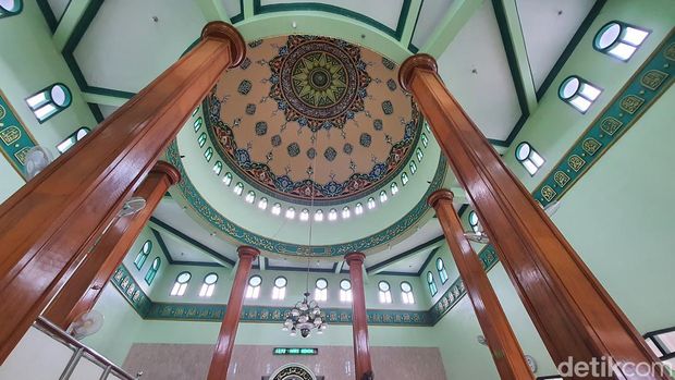 Masjid Baitul Muttaqin di Desa/Kecamatan Kutorejo sekilas terlihat biasa saja. Masjid ini ternyata menjadi bukti soliditas umat muslim dengan Etnis Tionghoa pada masa kolonial.