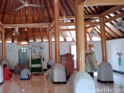 Masjid Kajoran atau Masjid Agung Kahuman di Desa Jimbung, Kecamatan Kalikotes.