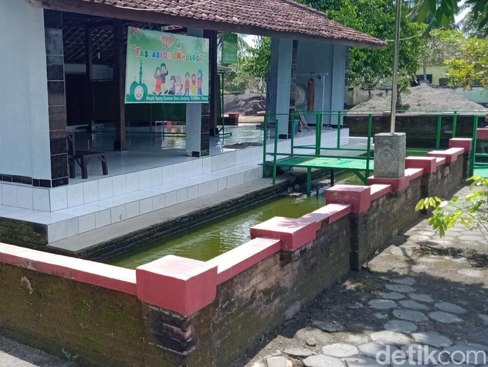 Masjid Kajoran atau Masjid Agung Kahuman di Desa Jimbung, Kecamatan Kalikotes.