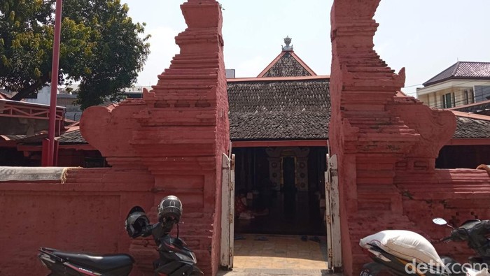 Masjid Merah Panjunan.