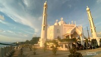 Mesjid Al Hakim yang indah dan megah
