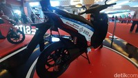 Sari menyebut, pihaknya menyediakan enam unit motor listrik Gesits yang dijadikan motor paddock tim Pertamina Mandalika SAG Racing Team Moto2. Foto: (Rangga Rahadiansyah/detikOto)