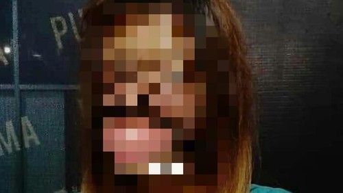 Pemilik kafe terduga mucikari berinisial S yang ditangkap polisi karena diduga jajakan wanita via medsos