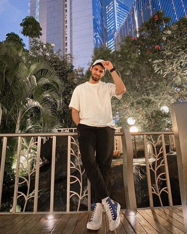 Pria kelahiran Semarang tersebut sudah sering mewakili Tanah Air di pertandingan internasional, sebut saja SEA Games dan Piala AFF sebagai kiper utama. Foto: Instagram @muhammadalbagir13