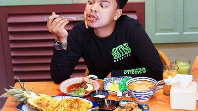 Muis Ceska, Komedian yang Doyan BBQ Korea di Resto AYCE