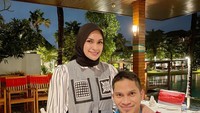 Begitu juga dengan momen ini memperlihatkan momen Mumtaz Rais dan Futri Zulya saat sedang makan malam bersama di sebuah restoran. Foto: Instagram @mumtaz.rais