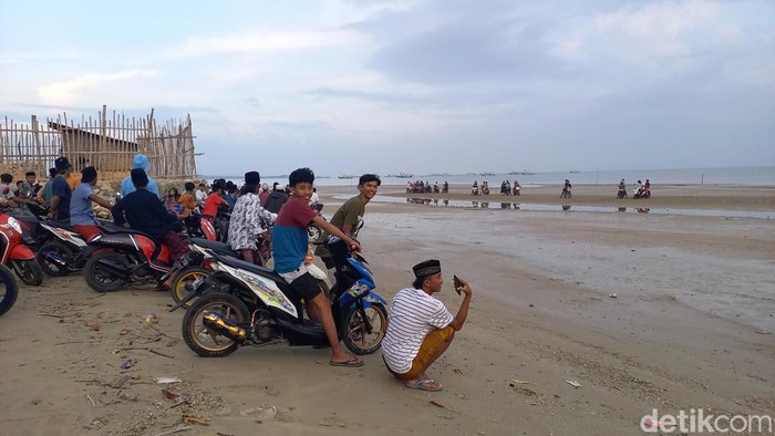Pantai Camplong Sampang