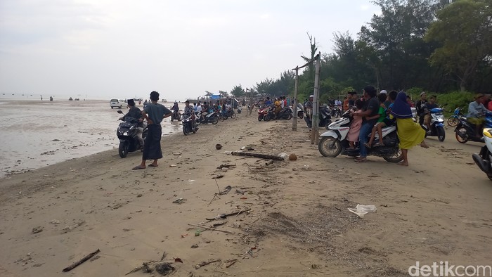 Pantai Camplong Sampang