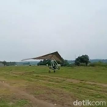 Penampakan pesawat yang pernah dibuat Ujang Elan Kusmana (42) warga Cianjur
