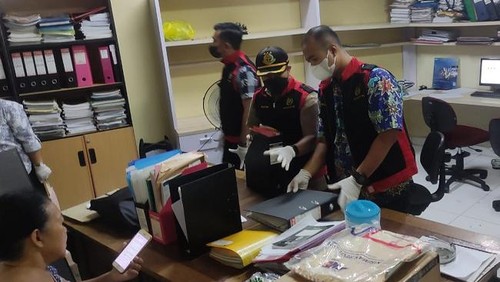 Penggeledahan rumah debitur dalam kasus dugaan korupsi BPD Bali