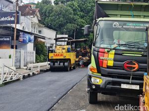 Jalan di Garut Pakai Aspal Plastik, Diklaim 40 Persen Lebih Kuat