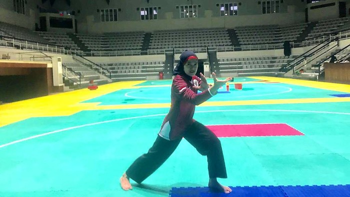 Atlet pencak silat putri Indonesia Puspa Arumsari