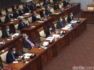 Menlu: RI Pertimbangkan Bantuan Kemanusiaan untuk Rakyat Ukraina