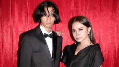 8 Potret Kebersamaan Rossa & Putra Semata Wayangnya, Kompak Bak Kakak Beradik