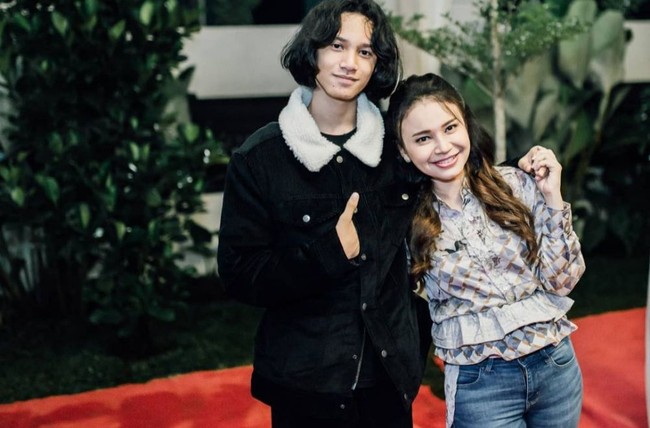 Rizky Langit Ramadhan lahir pada 3 Oktober 2006. Terlahir dari orangtua yang sama-sama berprofesi sebagai musisi, bukan tidak mungkin kelak Rizky akan mengikuti jejak orangtuanya tersebut. Foto: Instagram/@itsrossa910