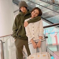 Rossa diketahui pernah menikah dengan Surendro Prasetyo atau yang lebih dikenal dengan Yoyo Padi. Dari pernikahannya itu Rossa dikaruniai seorang putra yang bernama Rizky Langit Ramadhan. Kini putra semata wayang Rossa dan mantan suaminya itu sudah semakin dewasa. Foto: Instagram/@itsrossa910