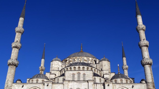 4 Warna yang Sering Diidentikkan dengan Bangunan Islam