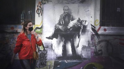 Seniman Bikin Mural Presiden Putin Bopong Mayatnya Sendiri