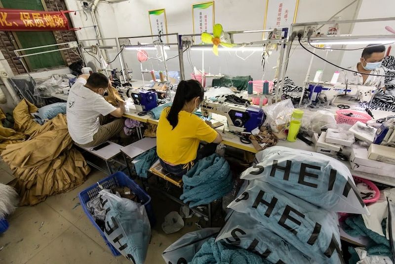 Shein Menjadi Perusahaan Terkenal di China Saat Ini, Tapi Ada yang Dikorbankan