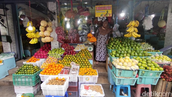 Suasana Pasar Pucang Surabaya