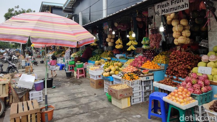 Suasana Pasar Pucang Surabaya