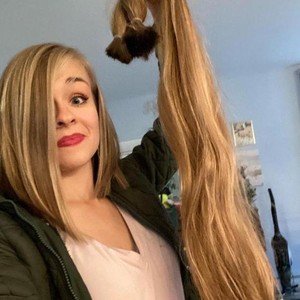 Wanita Rapunzel Potong Rambut Setelah 19 Tahun, Tampil Beda Berambut Bob