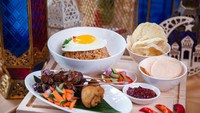 Beberapa hotel mewah di Jakarta menawarkan paket menu Ramadan yang bisa dijadikan pilihan hidangan berbuka puasa. The Ritz-Carlton Jakarta, Mega Kuningan menghadirkan deretan menu lezat dari tiga negara sekaligus yakni Indonesia, Malaysia dan Singapura.  Foto: The Ritz-Carlton Jakarta/Detikfood