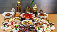 The Ritz-Carlton, Millenia Singapore. Chef de Cuisine Kelly Tay membagikan resep berharganya seperti Singapore Chili Crab, Singapore Laksa danNasi Ayam Singapura yang semuanya diolah dan disajikan spesial untuk momen buka puasa.  Foto: The Ritz-Carlton Jakarta/Detikfood