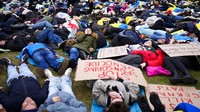 Seperti diketahui, ratusan mayat ditemukan di jalan-jalan Kota Bucha, Ukraina. Mereka diduga dibantai oleh tentara Rusia. Rusia sendiri membantah tuduhan tersebut.